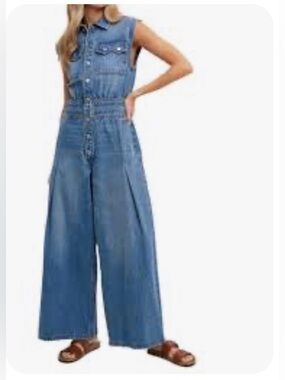 Blueivy Denim Shirt Sleeveless Jumpsuit In Light Wash In Blue size Medium
